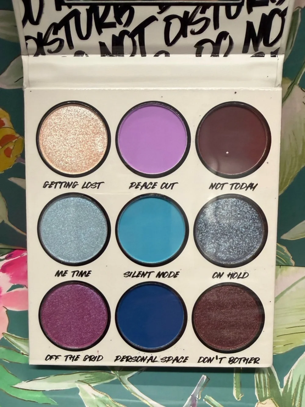 BH Cosmetics DO NOT DISTURB Eyeshadow Palette Casestill sealed in plastic nwt